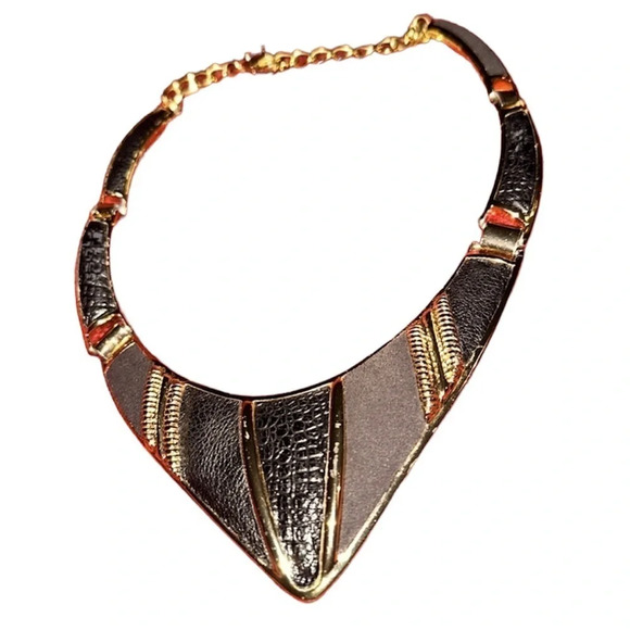 BCBG MaxAzria Vintage Glam Retro Curved Enamel Black  Gold Statement Necklace - Picture 1 of 14